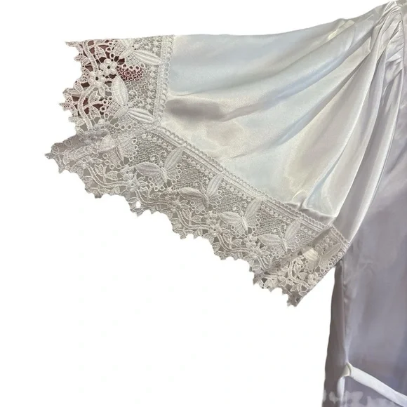 2PC 80s ROMANTIC PENIOR SET WHITE SATIN BUTTERFLY DESIGN LACE GOWN & ROBE SZ M - Picture 7 of 16